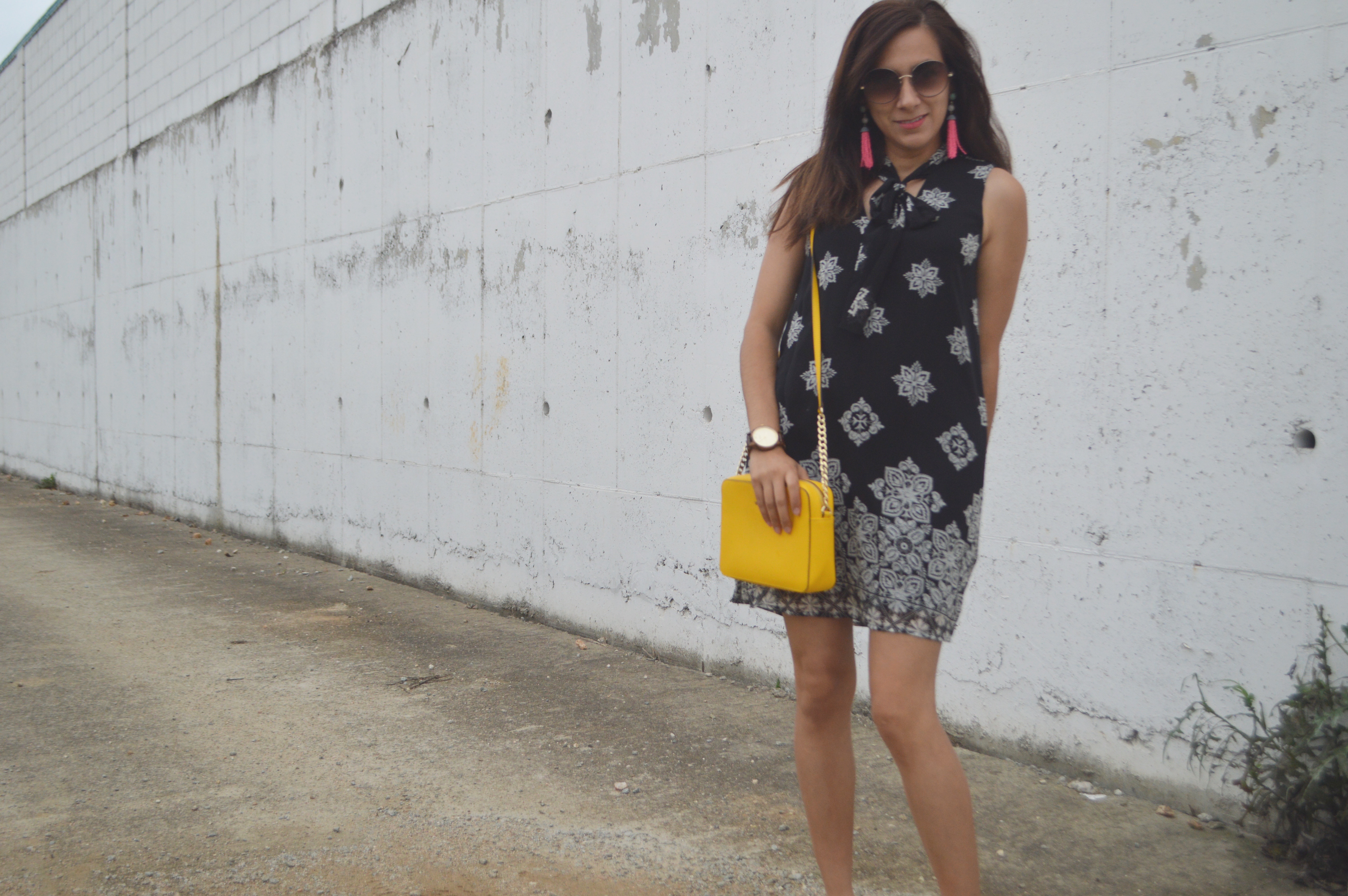 pops of Color, black and white, fun summer/fall outfit