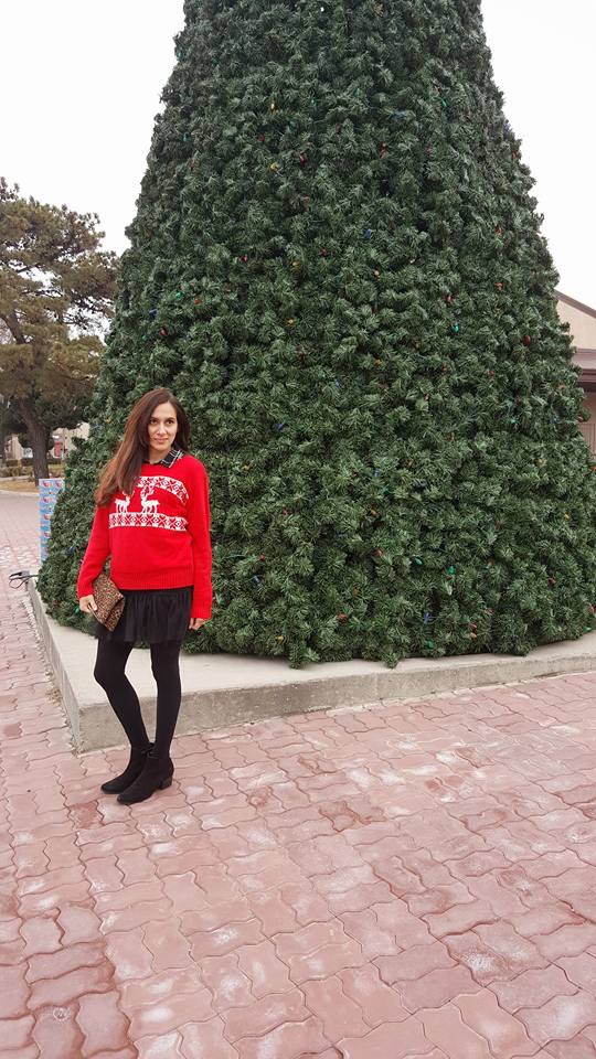 An Incredibly Stylish Way to Wear A Christmas Sweater